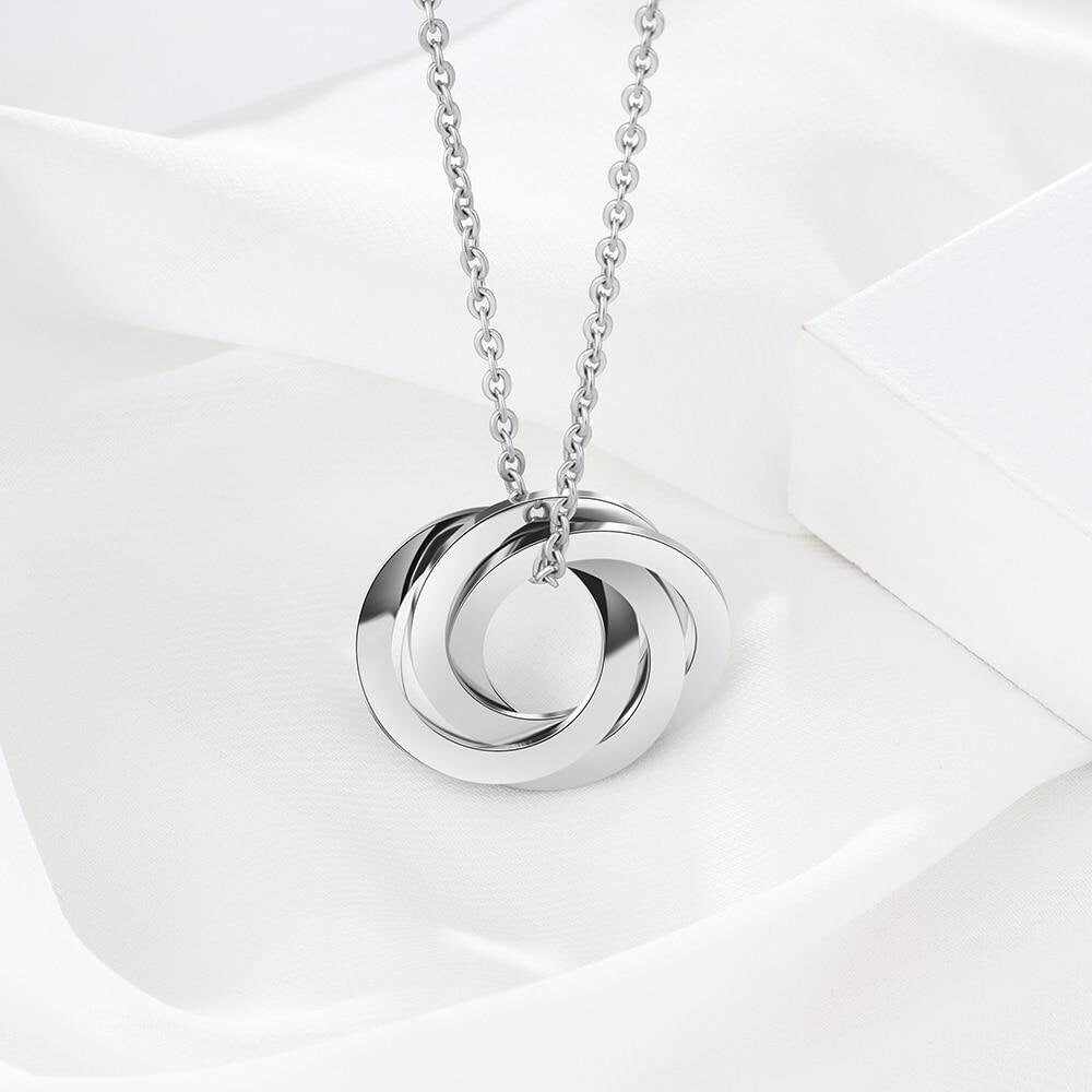 Personalized Stainless Steel Circle Necklace with 4 Names Customized Engraved Name Pendant Jewelry Gifts for Family Customized Necklaces