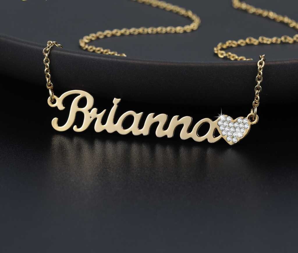 Customized Iced Out Heart Name Necklace Pendant Bling Heart Stainless Steel Charm Nameplate Necklace Jewelry Women Gifts Customized