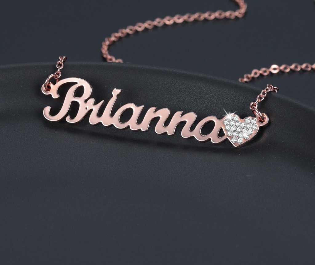 Customized Iced Out Heart Name Necklace Pendant Bling Heart Stainless Steel Charm Nameplate Necklace Jewelry Women Gifts Customized