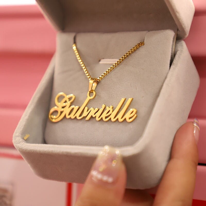 Custom Names Necklaces Box Chain Stainless Steel 18K Gold Plated Name Plate Necklace Custom Jewelry Old English Name Plate