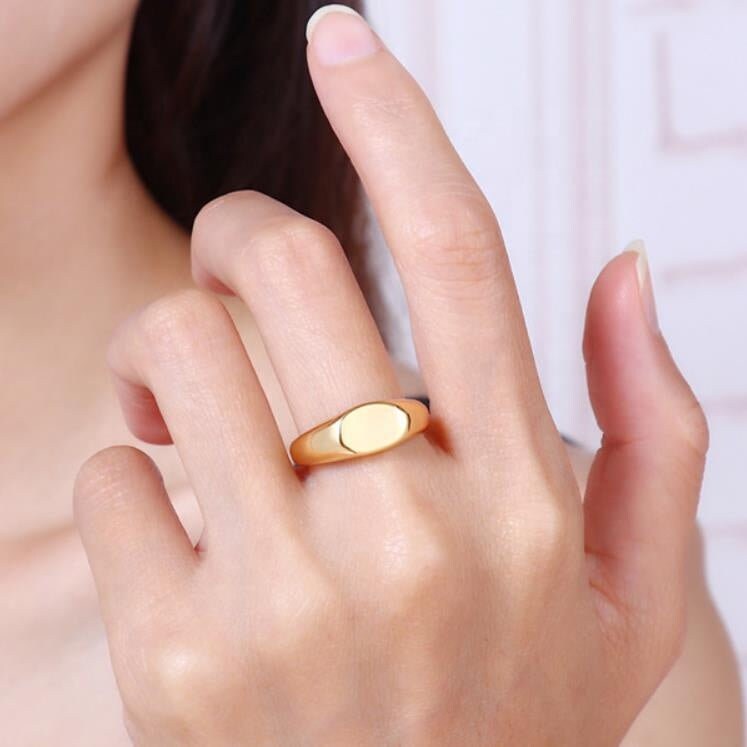 Engraved Gold Signet Ring Dainty Gold Ring Fashion Women's Gold Signet Ring Jewelry Stainless Steel Finger Ring Statement Ring Rings For