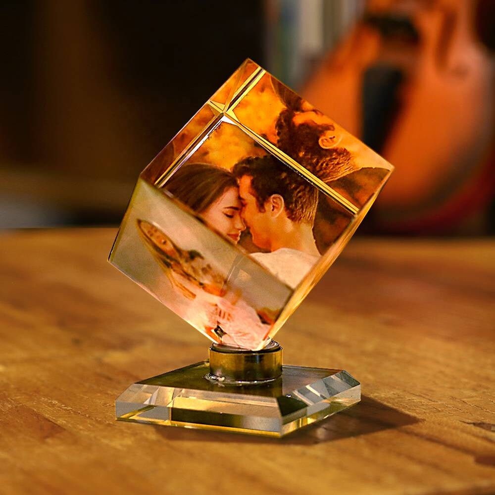 Personalized Photo Engraved 3D Cube Crystal Frame Custom Glass Crystal Photo Frame Photo Custom Photo Led Decoration Gift Lights Cube