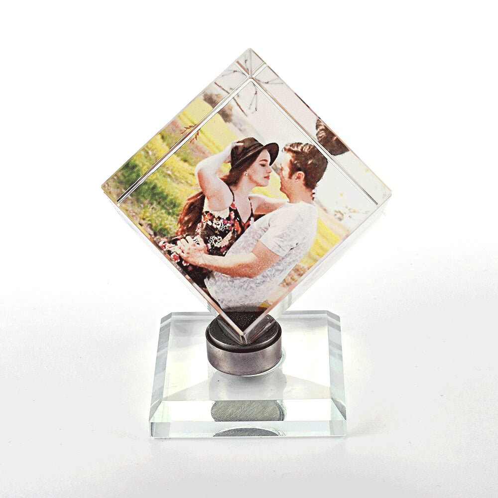 Personalized Photo Engraved 3D Cube Crystal Frame Custom Glass Crystal Photo Frame Photo Custom Photo Led Decoration Gift Lights Cube
