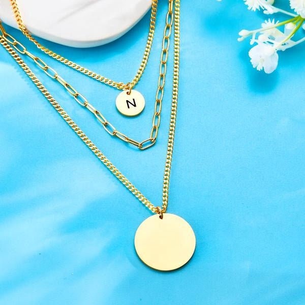 Customized Engraved Letter Multi Layered Round Pendant Necklace Triple Strand Chain Link Personalized Letter Multi Layer Coin Disc Necklace