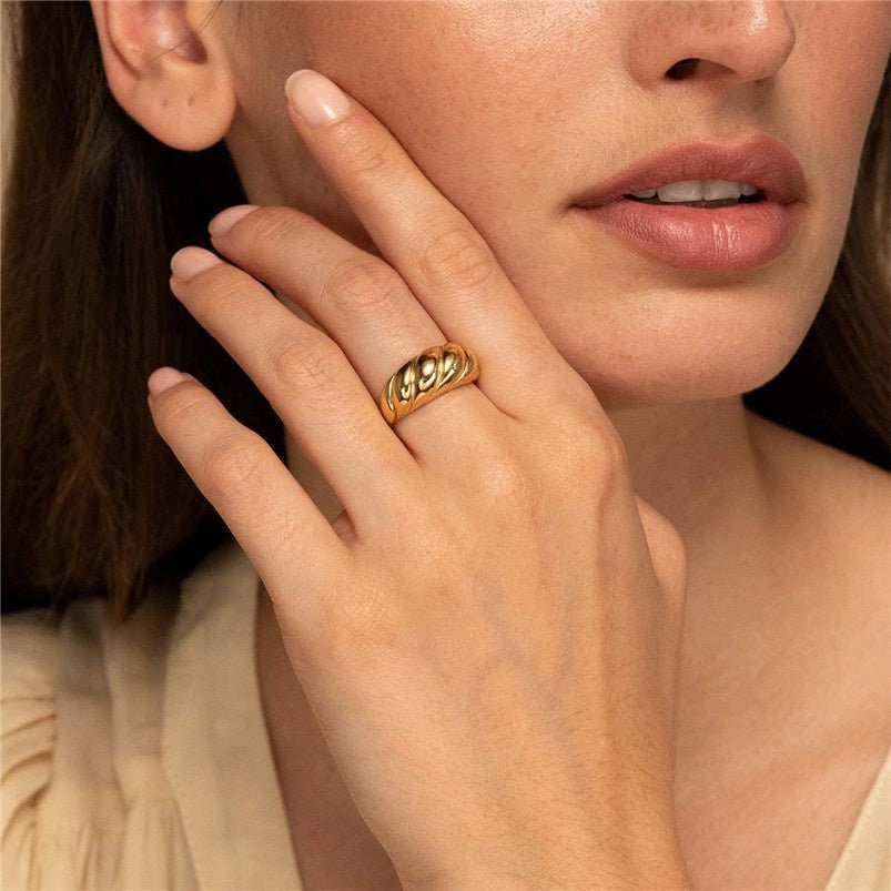 18K Gold Plated Twist Thread Signet Ring Croissant Chunky Horn Dome Ring Geometric Wide Ring Croissant Ring Stackable Gold Ring Minimal Ring