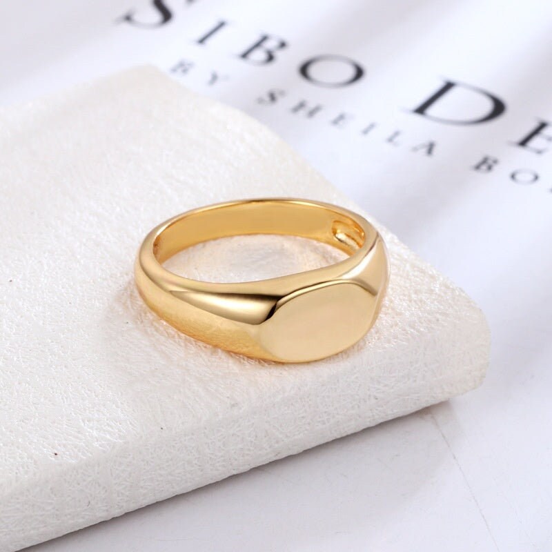 Engraved Gold Signet Ring Dainty Gold Ring Fashion Women's Gold Signet Ring Jewelry Stainless Steel Finger Ring Statement Ring Rings For